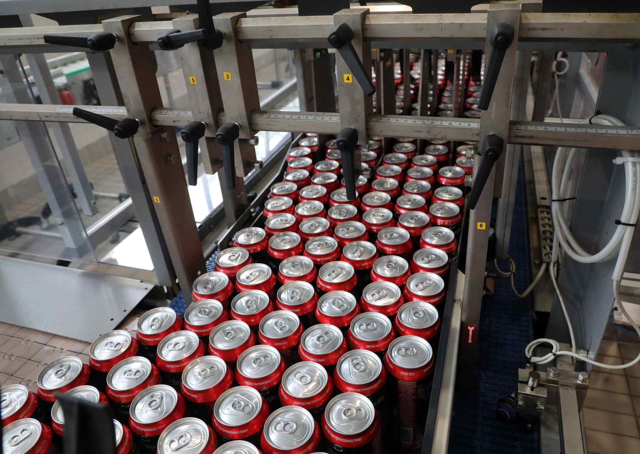 coca cola cans